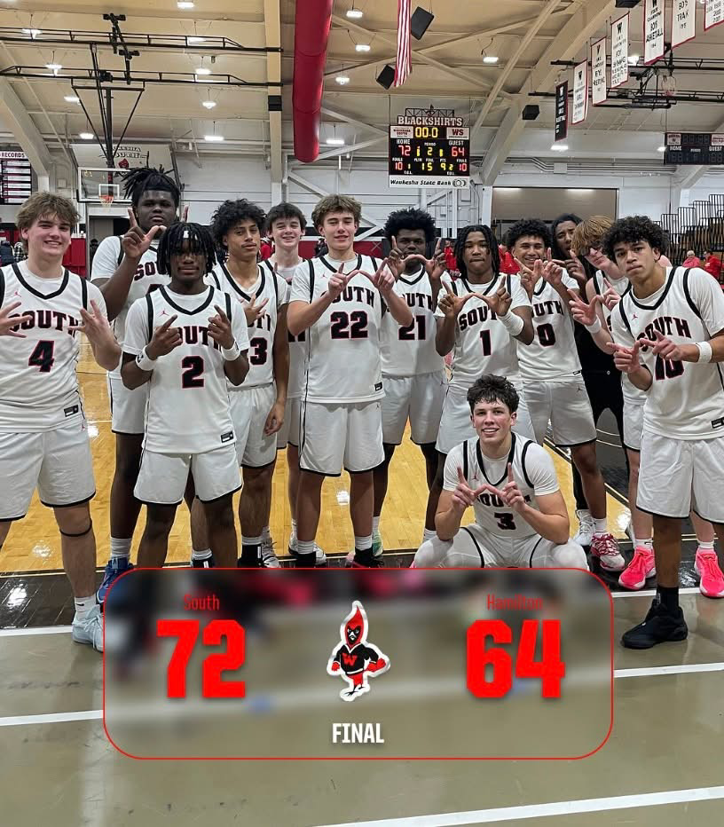 Blackshirts Rally From 18 Down to Stun Sussex Hamilton, 72–64